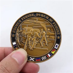 Lege metalen emaille kerstuitdagingsmunt